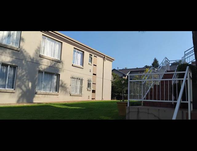 2 BEDROOM PROPERTY TO RENT IN ROODEKRANS